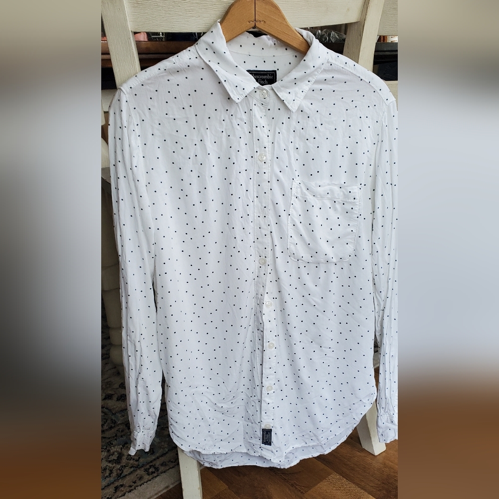 Abercrombie & Fitch Ladies button down dress shirt size small